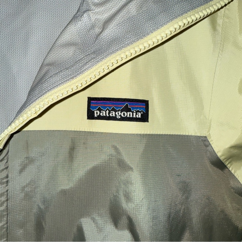 Patagonia Light Yellow and Gray Jacket - Picture 3 of 6